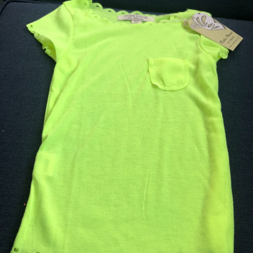 GIRLS TOP.....SIZES 2, 4 & 5